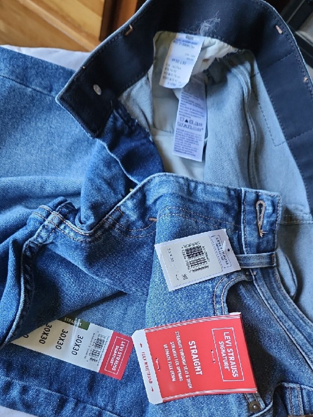 NWT Levi's Action Flex Straight Fit Men's Jeans - Medium Blue Wash, Sz 30X30. - Picture 4 of 9
